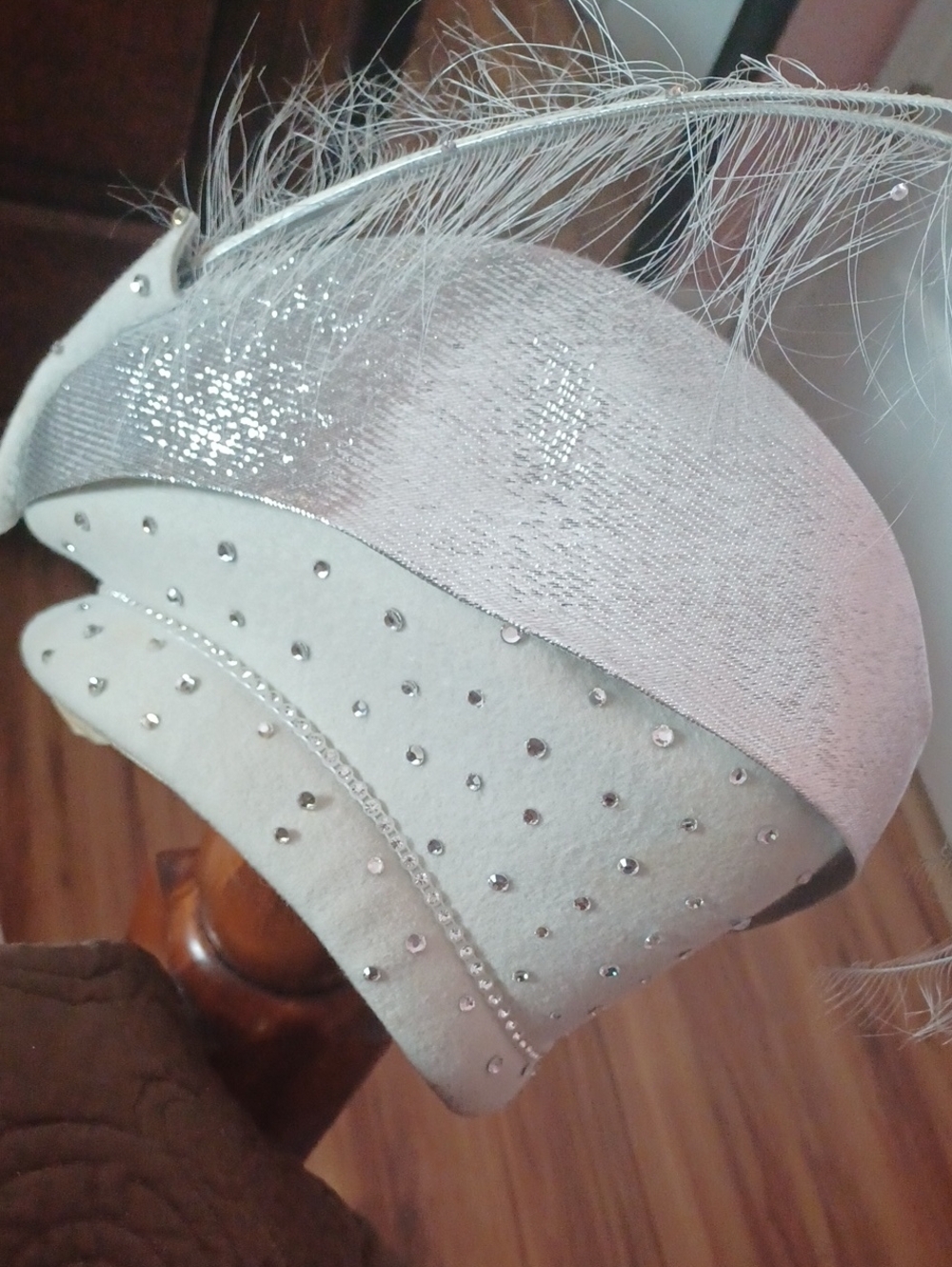 Elegant White Feathered Fascinator Hat with Crystal Accents
